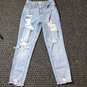Very Cute Distressed Jeans 💕😍